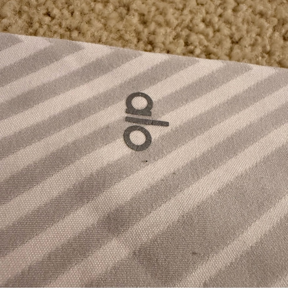 ALO Yoga White Striped Leggings - Picture 10 of 10